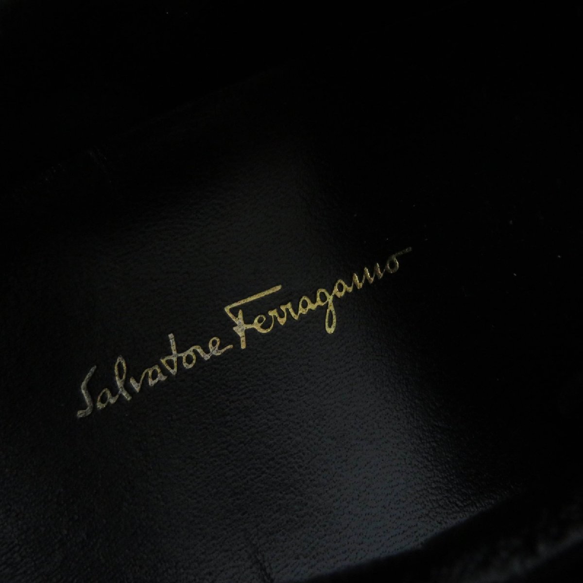 【ドンドン見(jiàn)直し】美品☆Salvatore Ferragamo サルヴァトーレフェラガモ FASANO ガンチーニロゴ ベロア スニーカー 黒 6.5 レディース