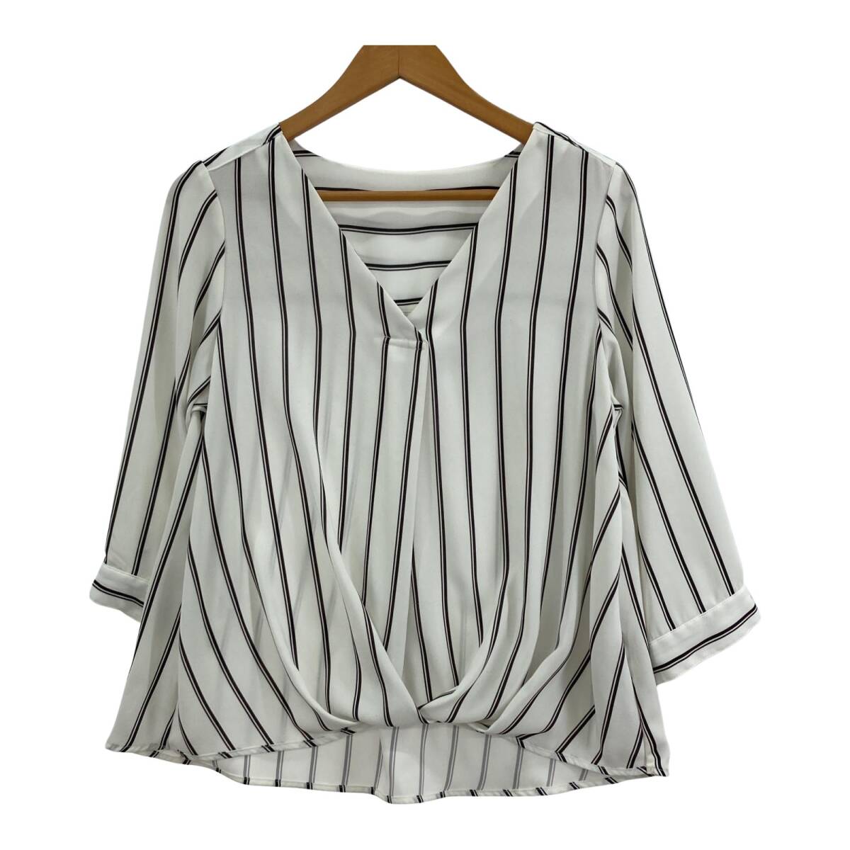 INGNI イング Vネック　ストライプ カットソー sizeM/ホワイト ゆうパケットOK