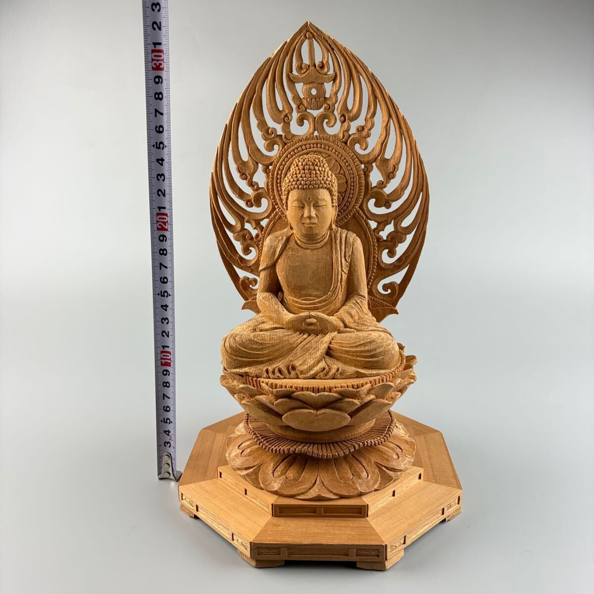 如来、観音像 二列に整列されてとても愉しげな珍しい仏像 時代物