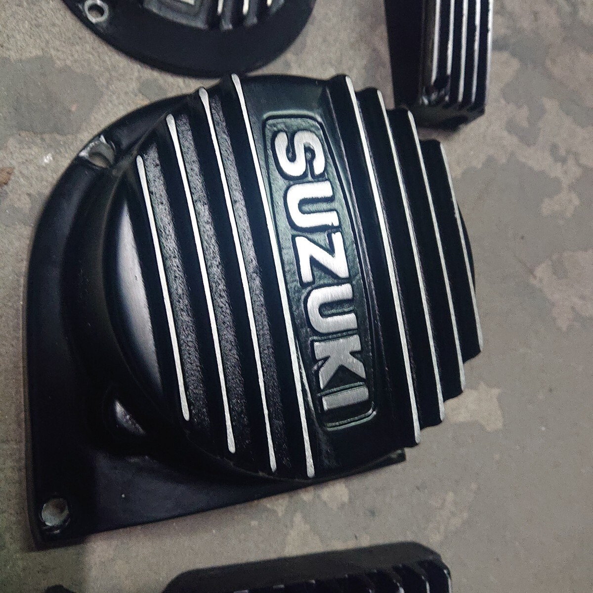 GT380 エンジンカバー キジマ ヒヅキ サンパチ GS KH SS RZ CBX GT380 エンジンカバー キジマ ヒヅキ サンパチ GS KH SS RZ CBX