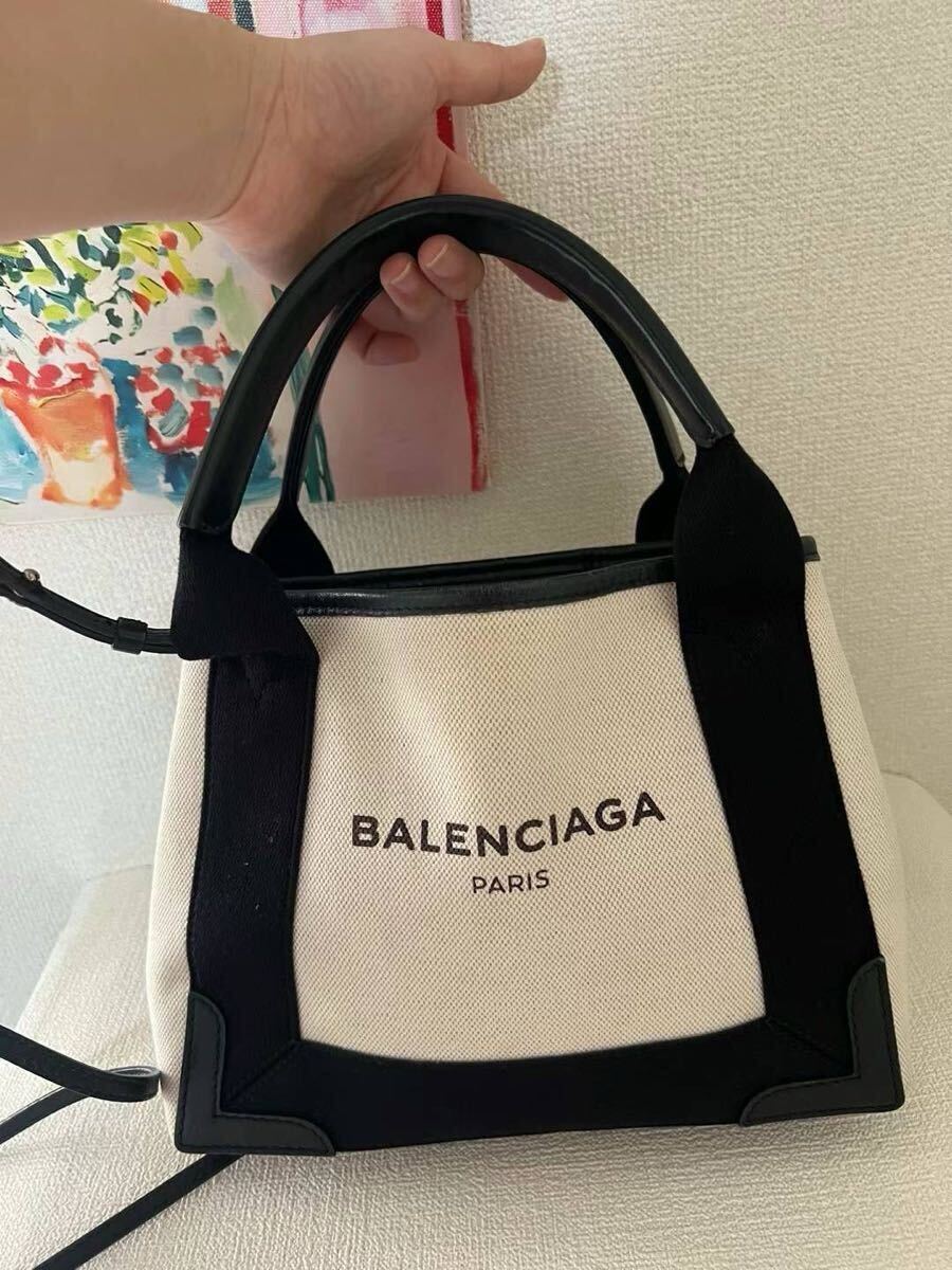 極美品 バレンシアガネイビーカバス xs 2way ハンドバッグ 極美品 バレンシアガネイビーカバス xs 2way ハンドバッグ