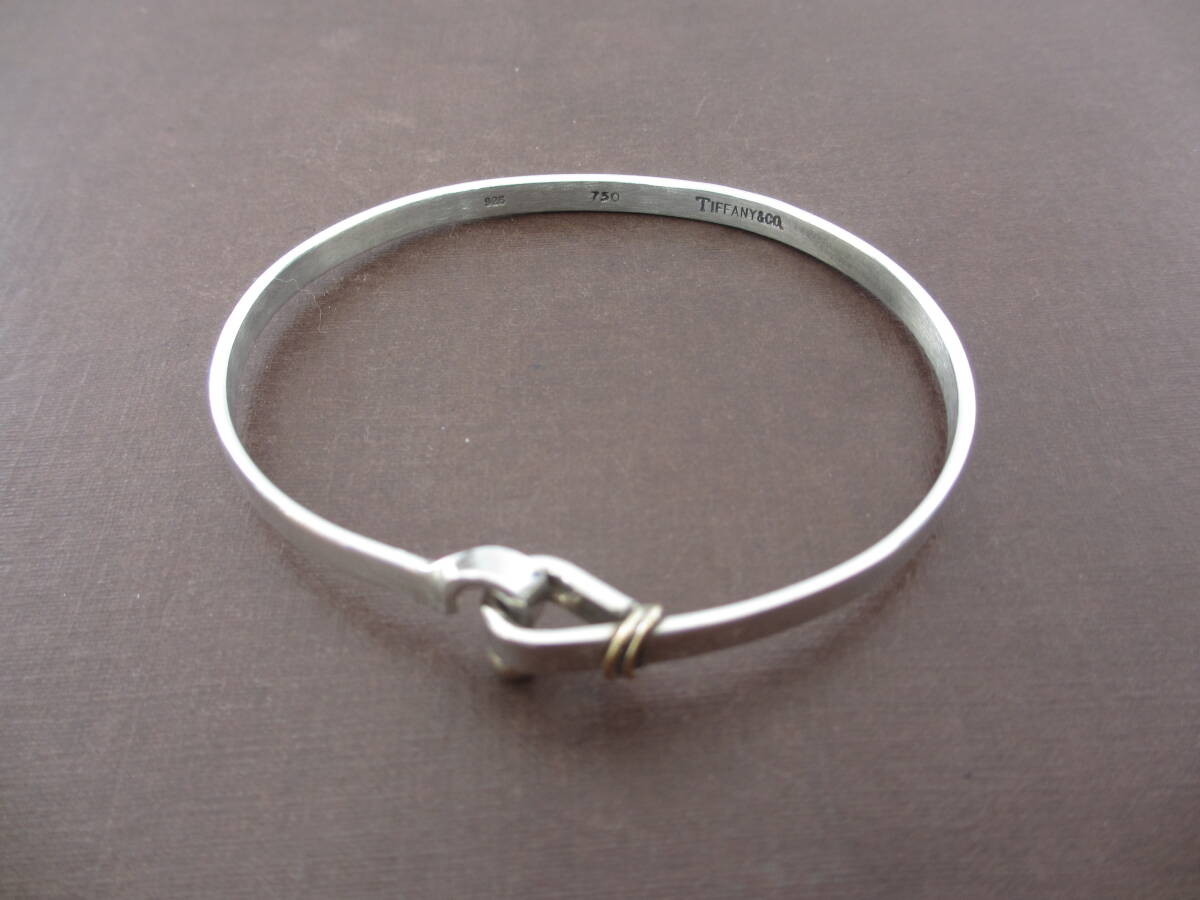 TIFFANY&Co./ティファニー/フック&アイ バングル ブレスレット/刻印 925 750/シルバー × K18(バングル)|売買されたオークション情報、Yahoo!オークション(旧ヤフオク!) の商品情報をアーカイブ公開 - オークファン(aucfan.com) TIFFANY&Co./ティファニー/フック&アイ バングル ブレスレット/刻印 925 750/シルバー × K18(バングル)|売買されたオークション情報、Yahoo!オークション(旧ヤフオク!) の商品情報をアーカイブ公開 - オークファン(aucfan.com)