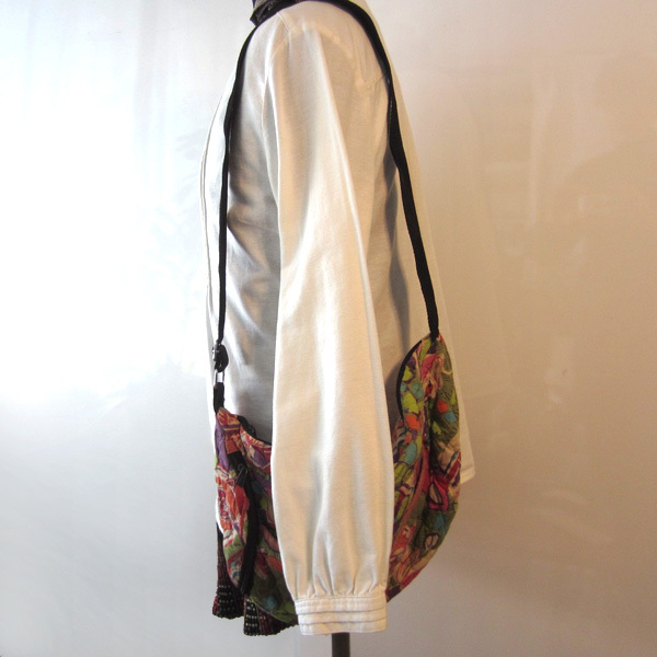 美品 shanti2/シャンティシャンティ★ 可愛いプリントのショルダーバッグ A4可_画像4