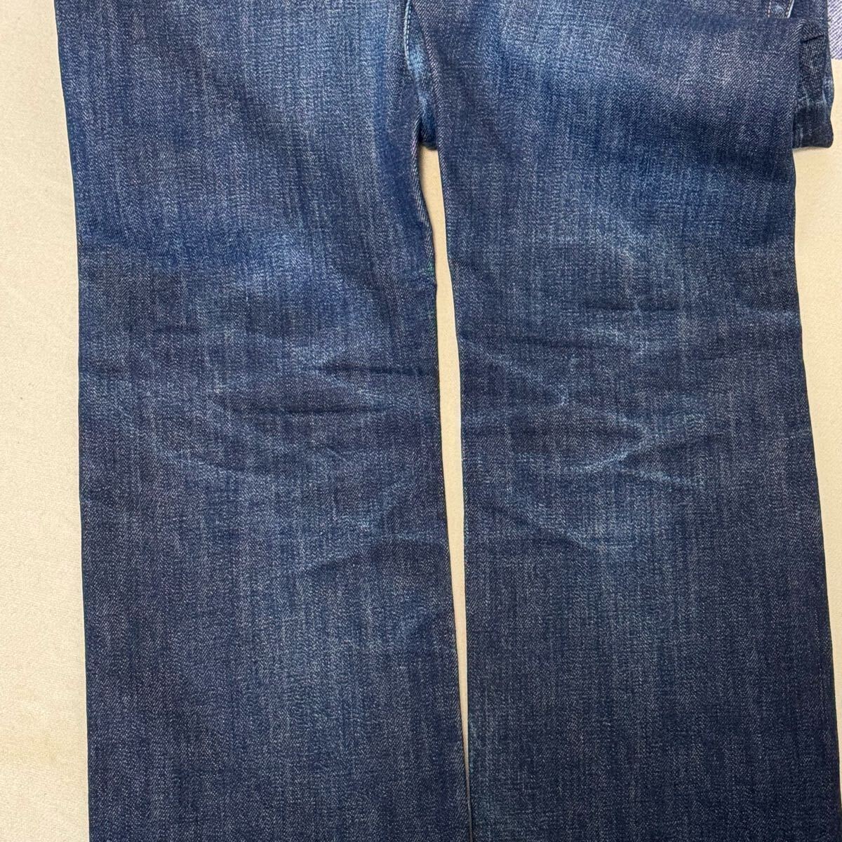 色落ち抜群 1950年代 Levi's 501xx レザーパッチ 復刻 濃紺 鬼 色落ち抜群 1950年代 Levi's 501xx レザーパッチ 復刻 濃紺 鬼