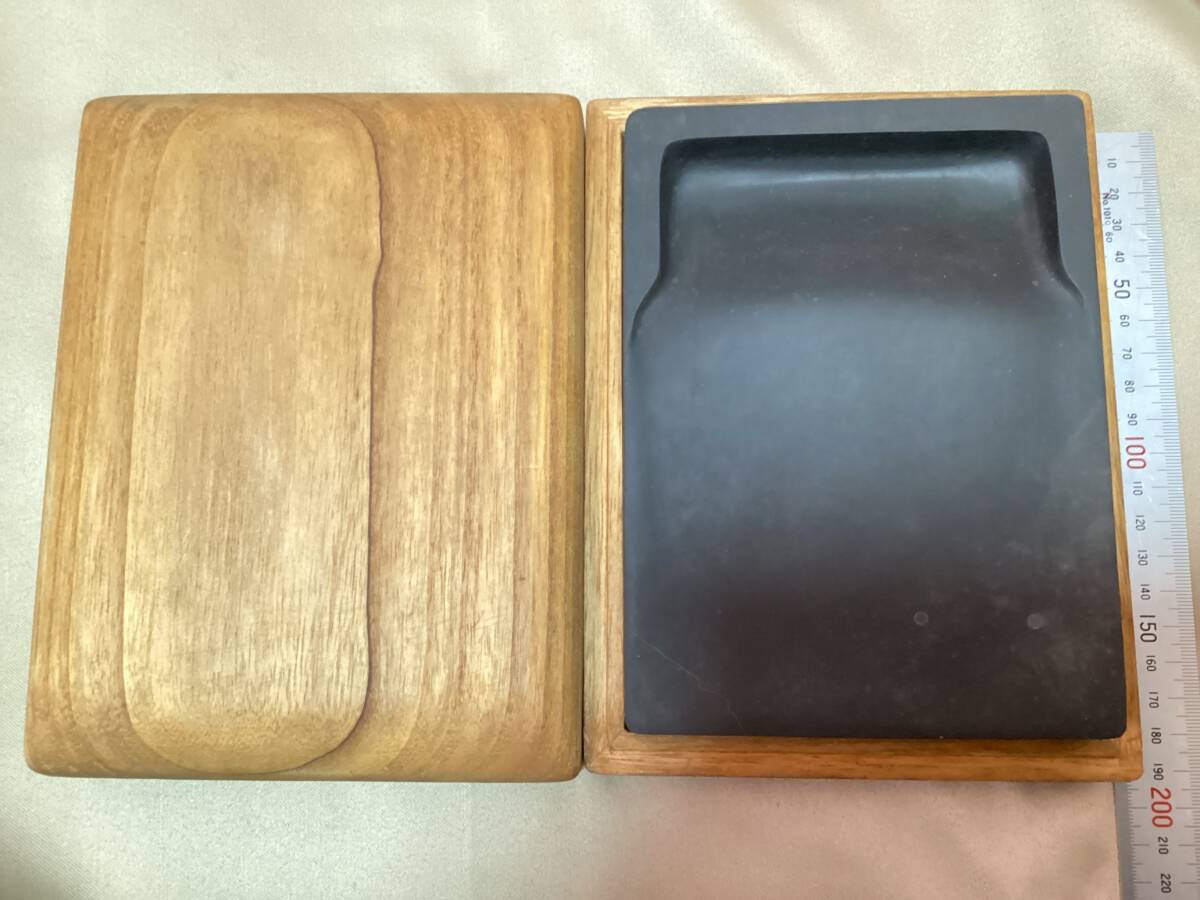 古い硯 木箱入り