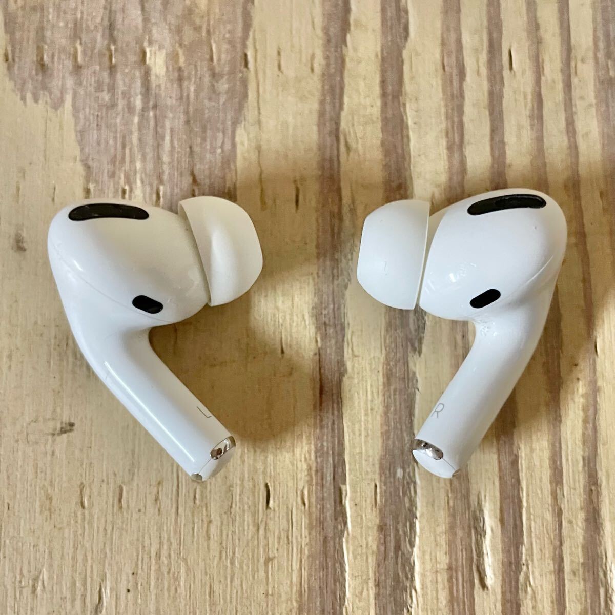 中古美品】Apple AirPods Pro 第1世代 A2083 A2084 A2190 MWP22J/A アップル ワイヤレスイヤホン(イヤフォン)｜売買されたオークション情報、Yahoo!オークション(旧ヤフオク!)  の商品情報をアーカイブ公開 - オークファン（aucfan.com）