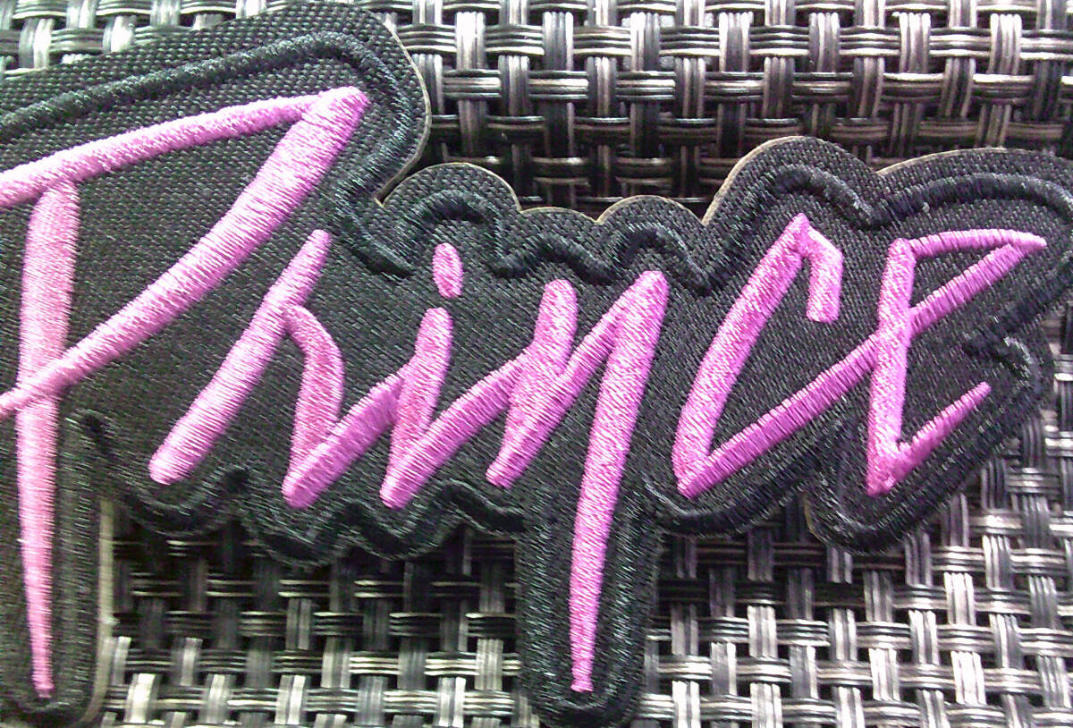 《黒暗桃PC英語》■新品プリンス　Prince アメリカ　ミュージシャン刺繍ワッペン　バンド◆音楽 ミュージック◆■洋服・衣類・衣服DIY