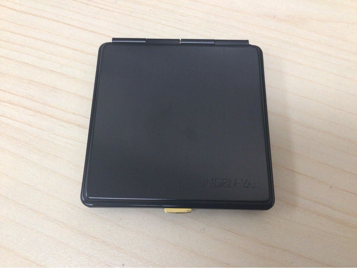 【16822】【未使用品】印伝屋　手鏡　ミラー　小型　持ち歩き用 鏡　ミニミラー　赤　箱入り　印傳屋　INDEN-YA　甲州印伝　ミニサイズ