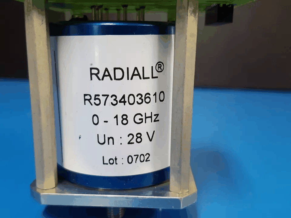 [NBC] Radiall R573403610: SPnT multiport switches 18GHz (4915)