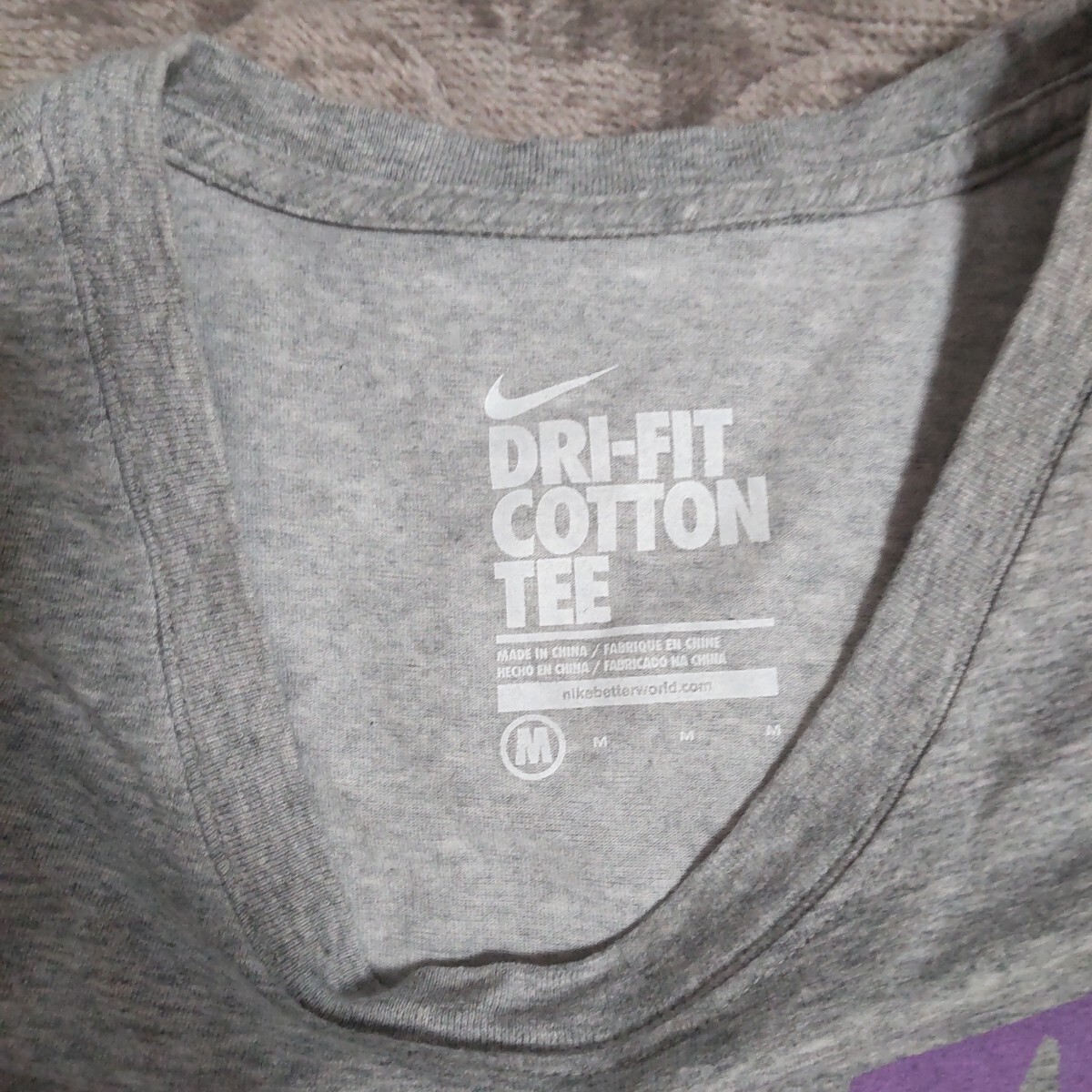 値下げしました！！　美品☆レディース・テニスウェア/Tシャツ/ナイキ/サイズM/まとめ買い&割引OK _画像2