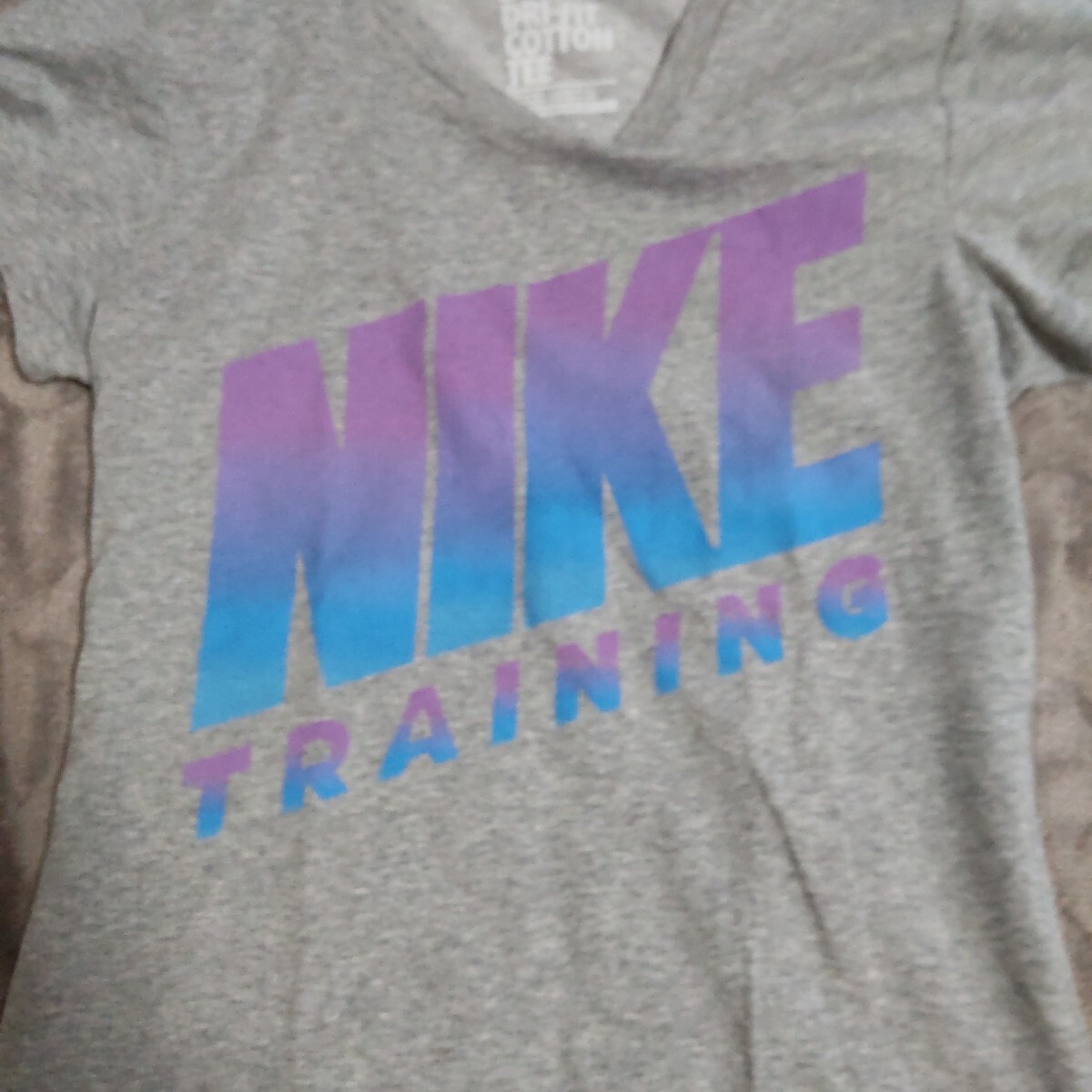 値下げしました！！　美品☆レディース・テニスウェア/Tシャツ/ナイキ/サイズM/まとめ買い&割引OK _画像3
