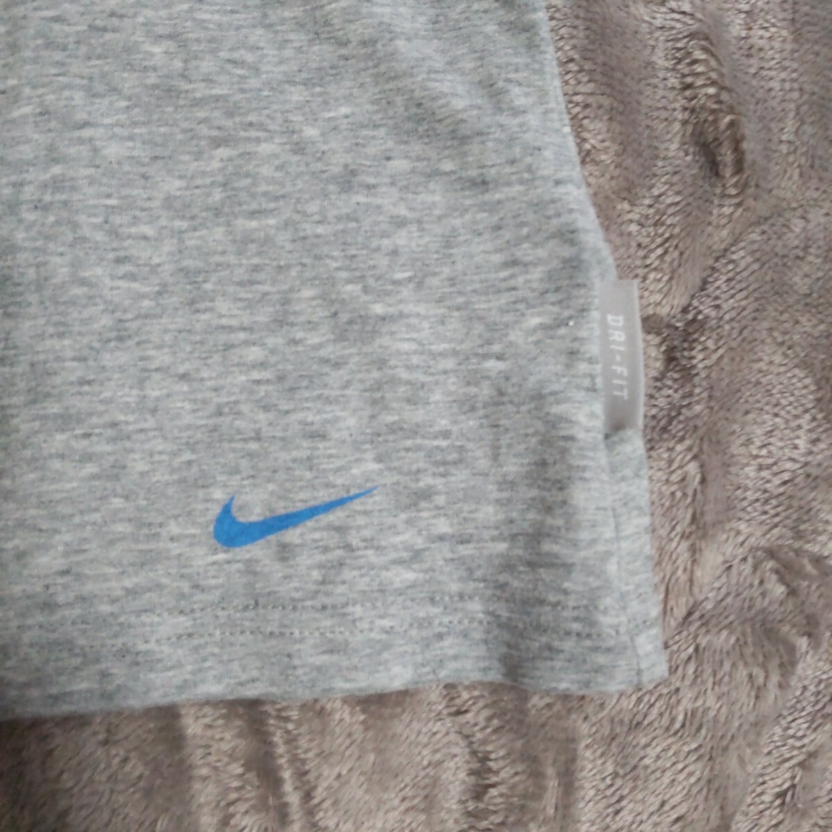 値下げしました！！　美品☆レディース・テニスウェア/Tシャツ/ナイキ/サイズM/まとめ買い&割引OK _画像4