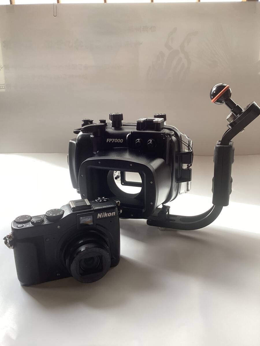 Fantasia Line FP7000 【水中カメラハウジング】　Nikon Coolpix P7000【デジタルカメラ】　INON グリップベースD4
