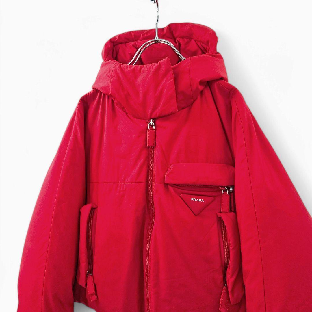 試着のみ】プラダ クロップド ダウン レッド 三角ロゴ ショート 試着のみ】プラダ クロップド ダウン レッド 三角ロゴ ショート