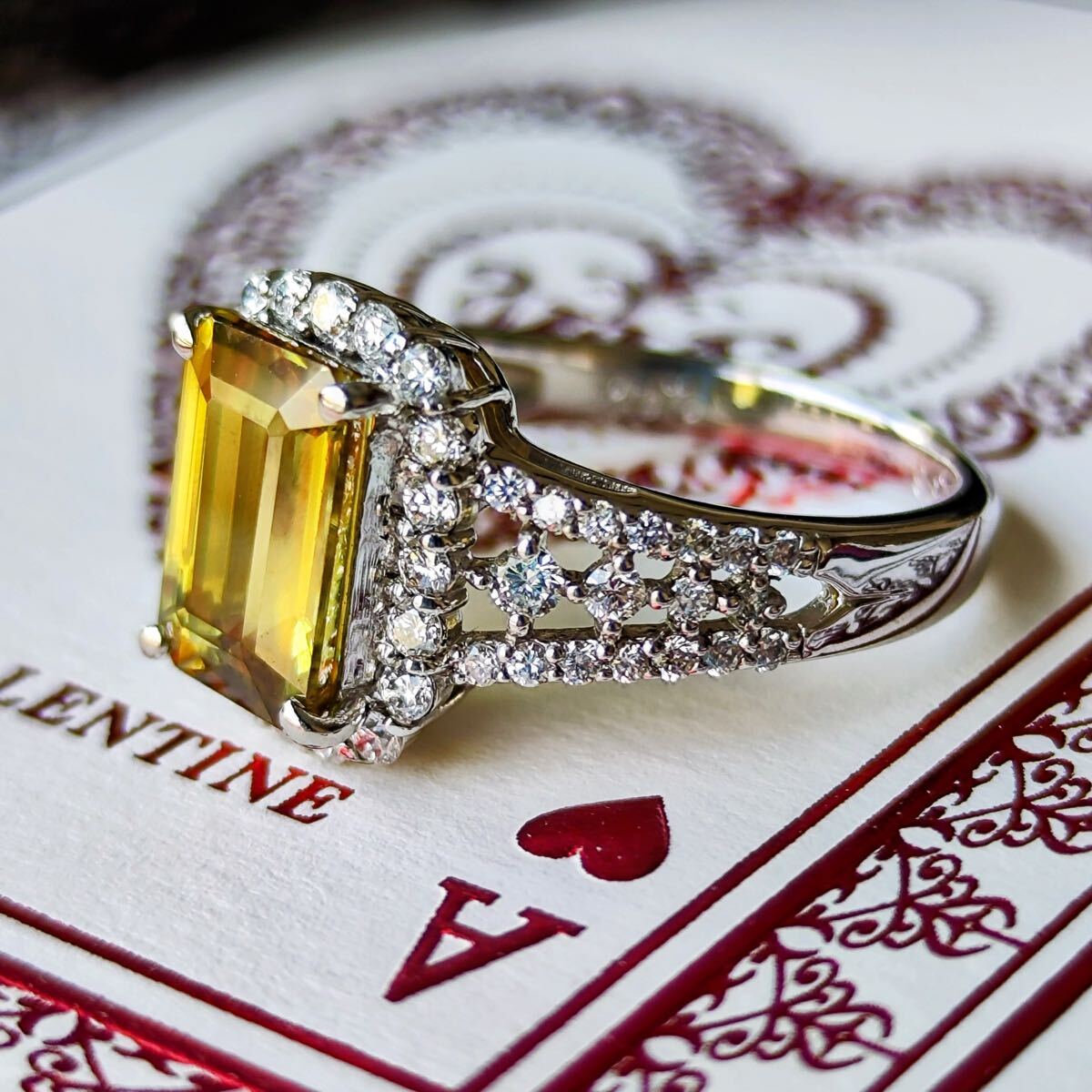 【大粒 2.96ct】天然スフェーン エメラルドカット 天然ダイヤモンド プラチナ Pt950 リング 新品未使用品 鑑別書付き