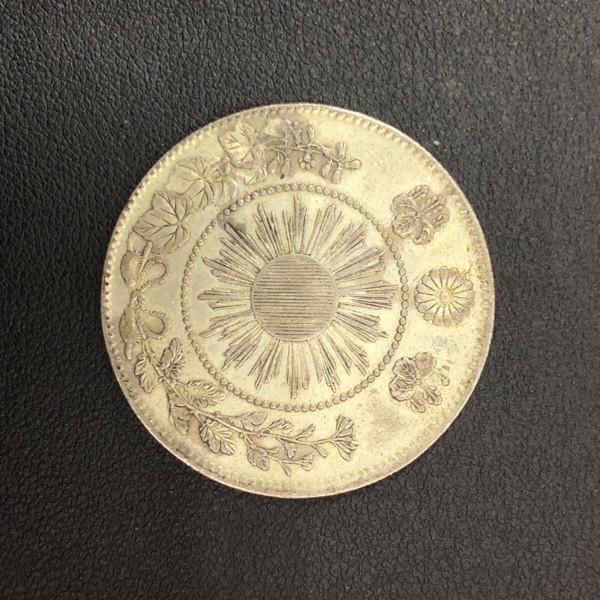 旧1円 旧一円 旭日竜 明治3年 TYPE1 NGC MS62 大型 銀貨 旧1円 旧一円 旭日竜 明治3年 TYPE1 NGC MS62 大型 銀貨