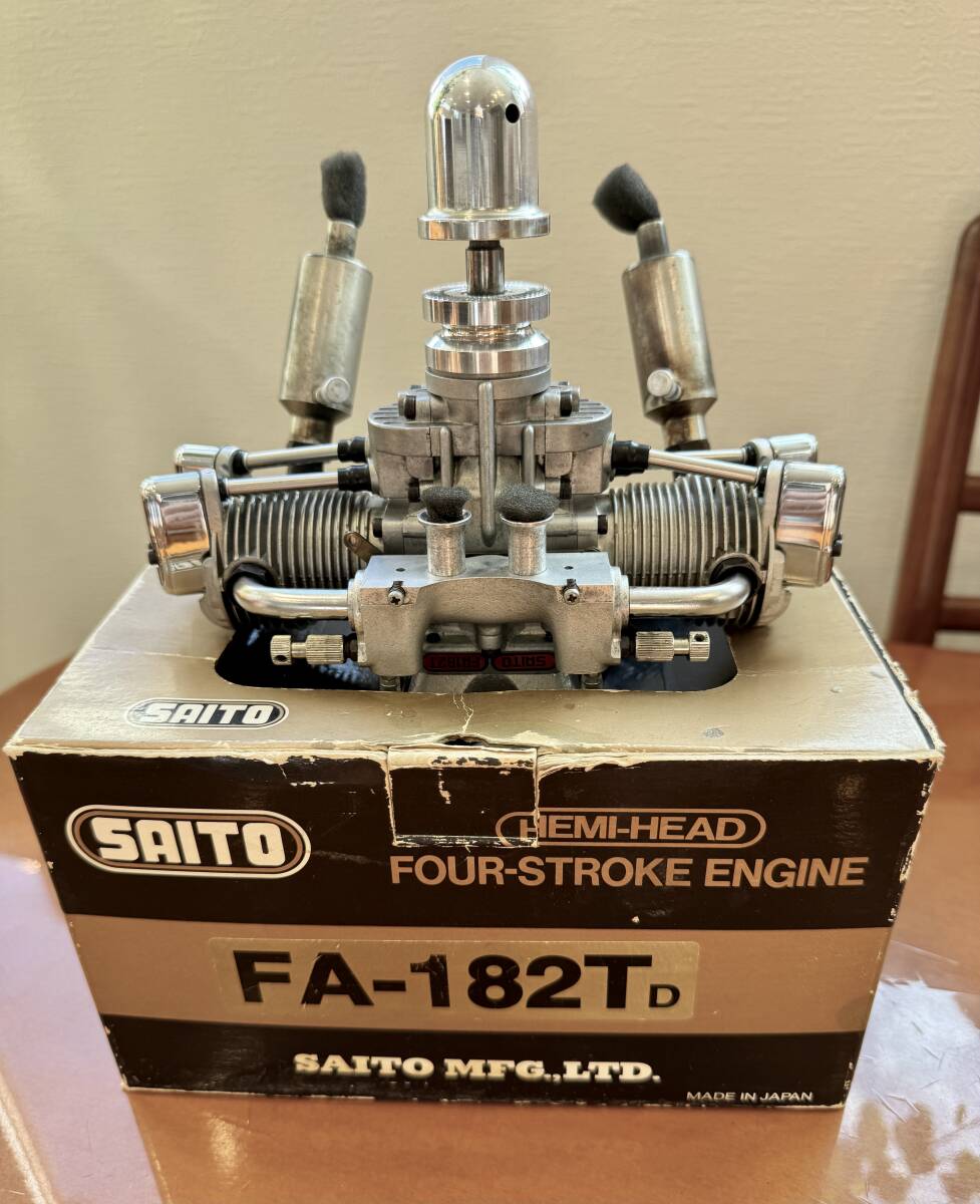 SAITO 斉藤製作所 模型エンジン 「 FA-182TD 」付属品多数 元箱 SAITO 斉藤製作所 模型エンジン 「 FA-182TD 」付属品多数 元箱