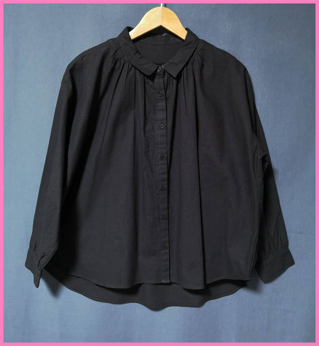 ＢＬＷ‐１０６‐２☆春秋☆新品☆送料込み☆即決☆ナチュラル系☆綿☆カッターシャツより厚手☆M～Ｌサイズ☆ブラウス☆黒☆ギャザー☆