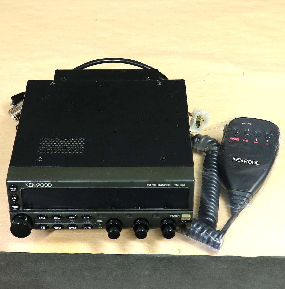 * редкий! KENWOOD Kenwood TM-941(S) J нет High Power машина (145/430/1200MHz)3 частота машина белый цвет LED* губка заменен (TM-942 Δ100)