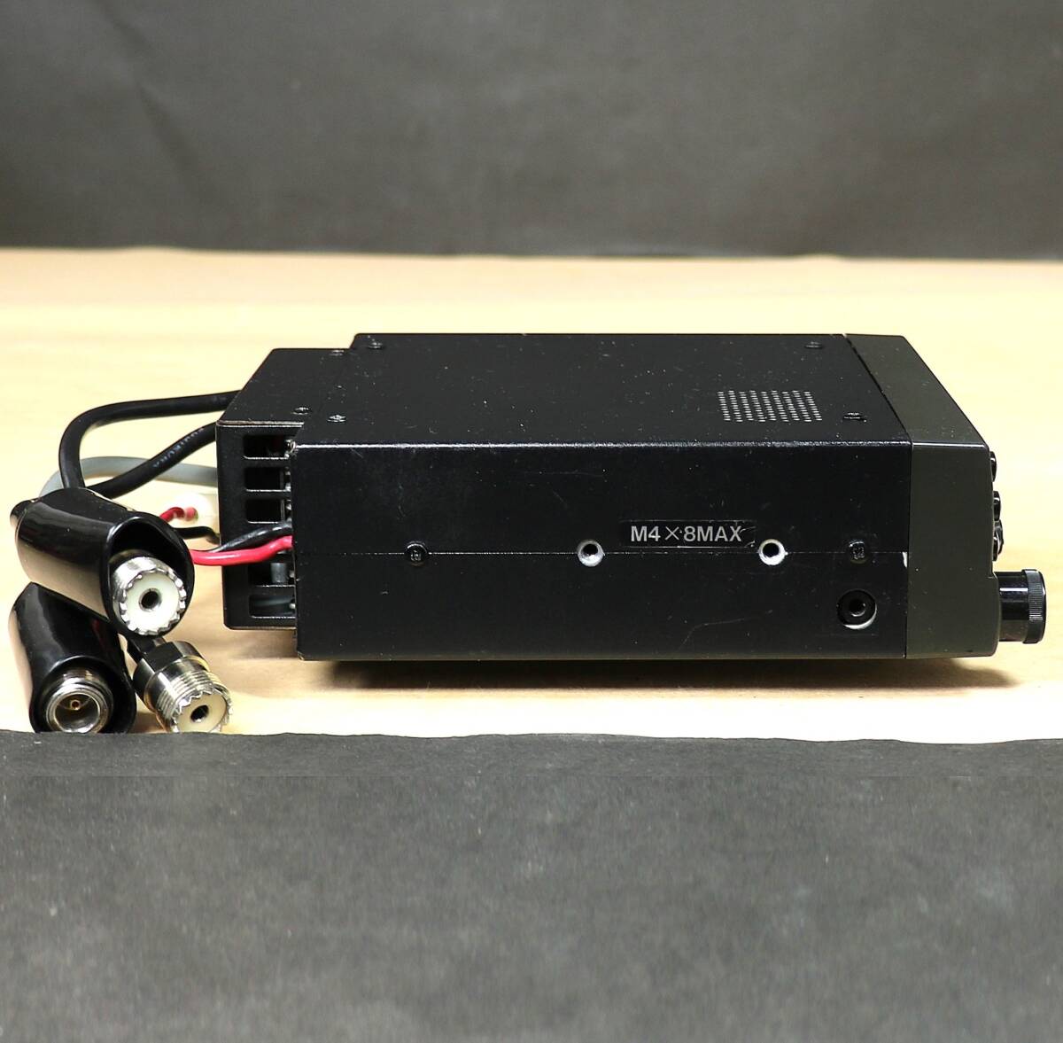 * редкий! KENWOOD Kenwood TM-941(S) J нет High Power машина (145/430/1200MHz)3 частота машина белый цвет LED* губка заменен (TM-942 Δ100)