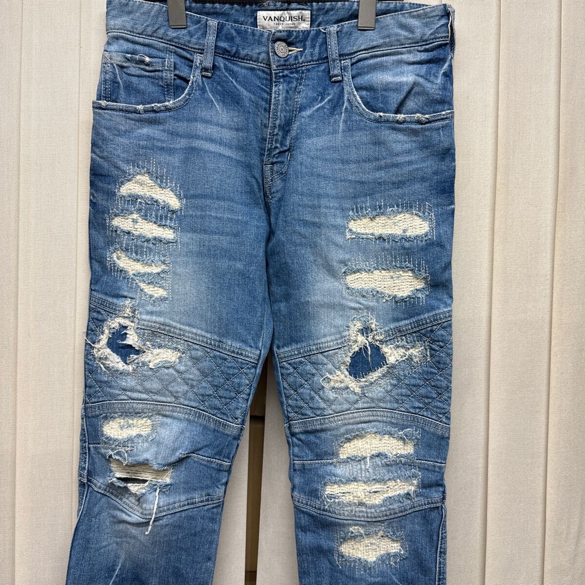 VANQUISH ヴァンキッシュ ダメージデニム ジーンズ 30インチ　バイカーデニム パンツ ボトム ストレッチ メンズ スリム スキニー skinny_画像2