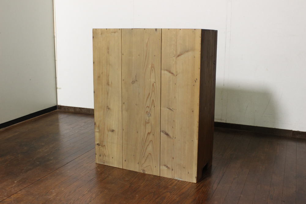 新入荷!レトロ・アンティーク!傘入れ付きの古い木製下駄箱 新入荷!レトロ・アンティーク!傘入れ付きの古い木製下駄箱