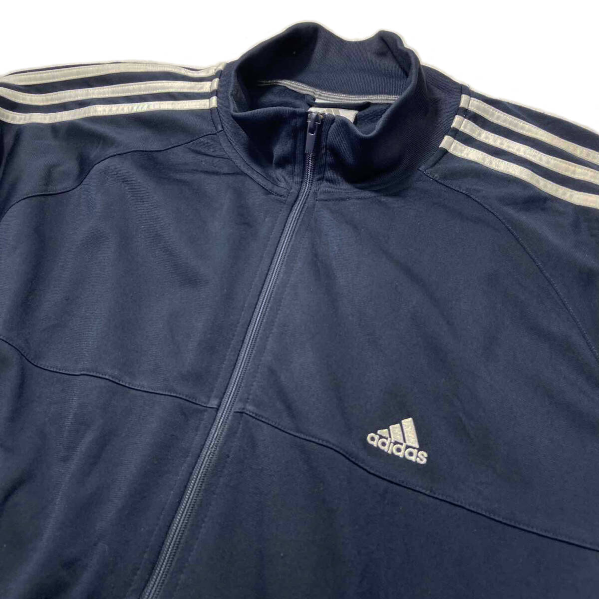 【USED】 アディダス adidas トラックジャケット ジャージ 刺繍ロゴ 3ストライプ パフォーマンスロゴ 古着 メンズ 2XL相当 ネイビー_画像5