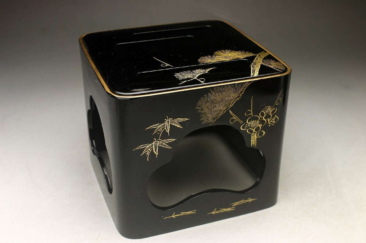 【余韻】 美品漆器 松竹梅文 銚子 杯臺(tái) 三つ組杯★樹(shù)脂制 化粧箱 無(wú)傷美品＜同梱可＞