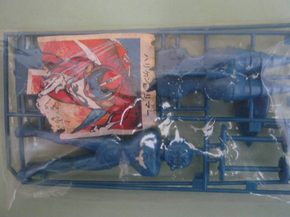 【ポリマードリルに乗る（破裏拳）ハリケンポリマーの袋入りプラモデル　　パチ物・駄菓子屋・駄玩具　1970年代】②_画像2