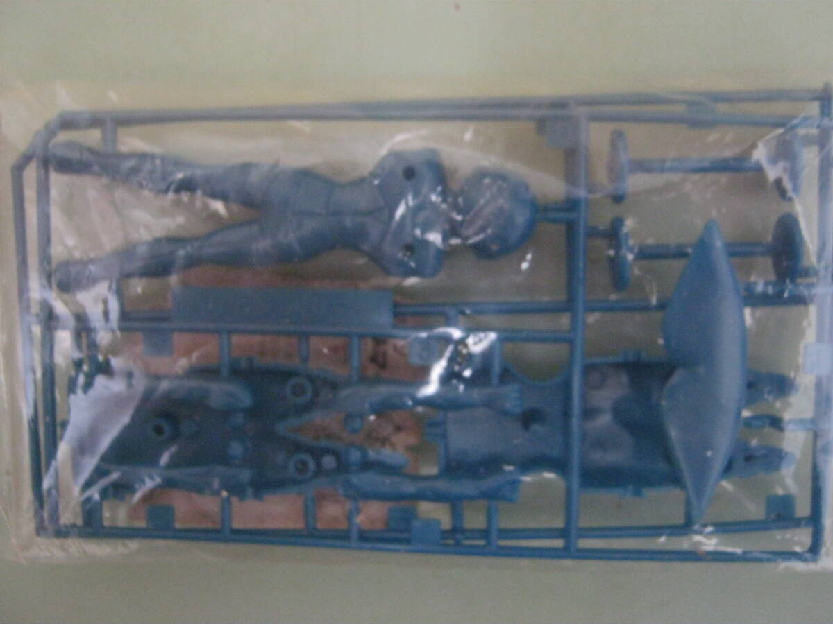 【ポリマードリルに乗る（破裏拳）ハリケンポリマーの袋入りプラモデル　　パチ物・駄菓子屋・駄玩具　1970年代】②_画像7