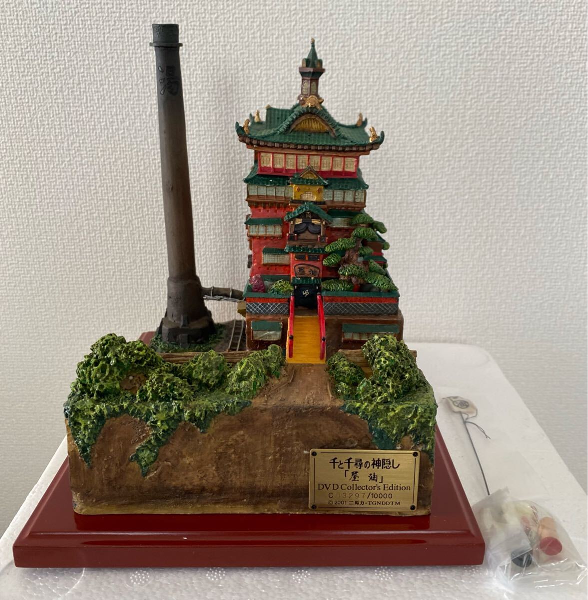 【美品】千と千尋の神隠し DVDコレクターズエディション 油屋 ジオラマ ジブリ 新品未使用】千と千尋の神隠し DVDコレクターズエディション