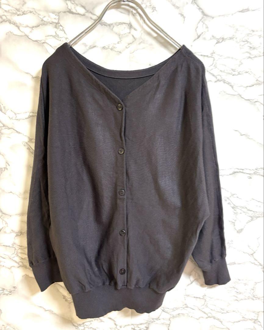 2319ジャスギリティー【S】ダークグレー ボタンダウンカーディガン　裾リブ_画像3