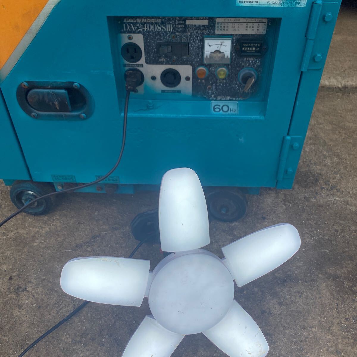 D702141】ディーゼル発電機 DENYO デンヨー DA-2400SS III【始動 D702141】ディーゼル発電機 DENYO デンヨー DA-2400SS III【始動