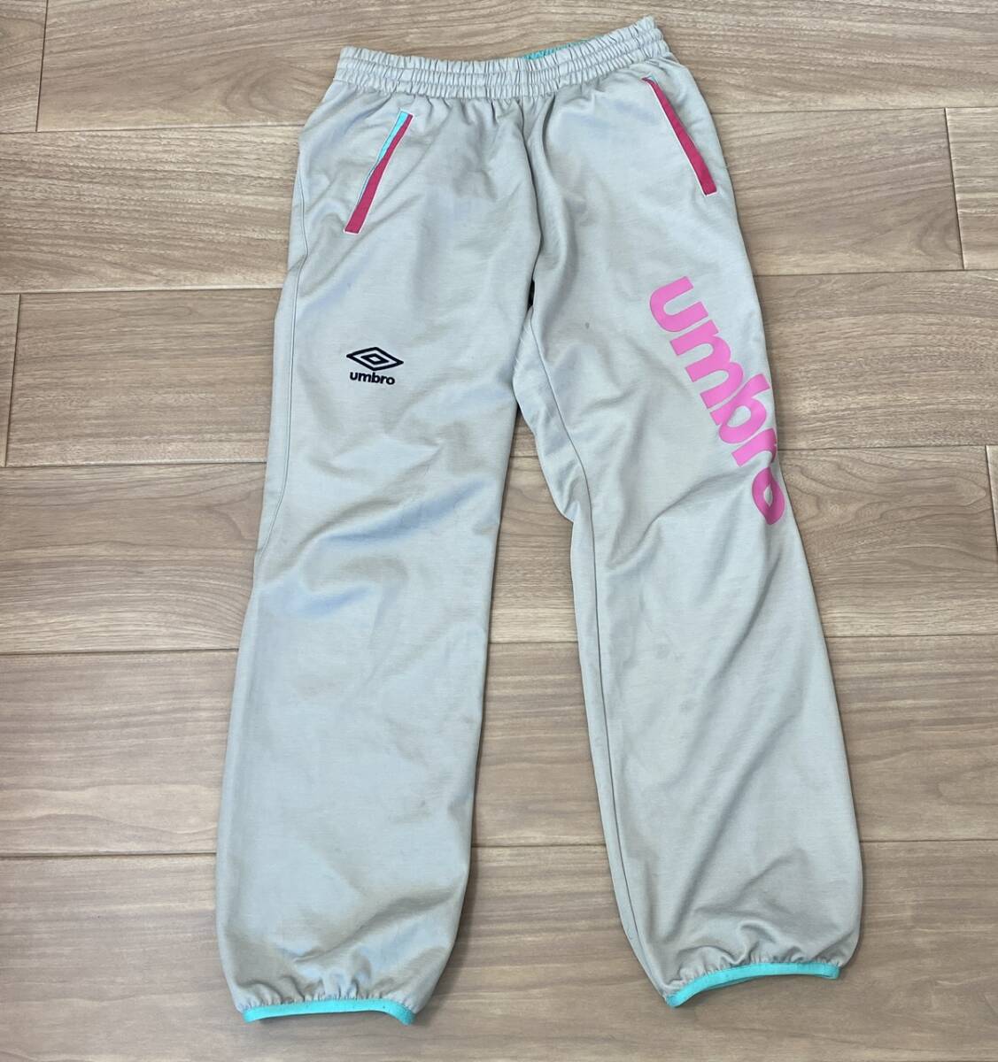 Umbro アンブロ ジャージ パンツ　Sサイズ　グレー