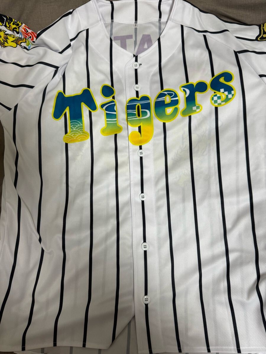 阪神タイガース 佐藤輝明直筆サイン入りユニフォーム サイン 阪神タイガース 佐藤輝明直筆サイン入りユニフォーム サイン