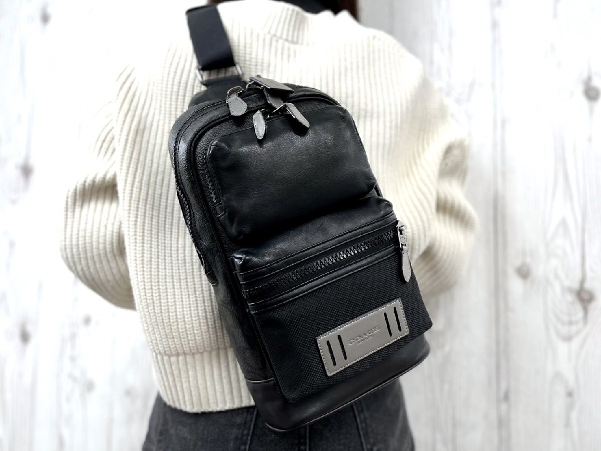 COACH/極美品】ボディバッグ【ショルダーバッグ/シグネチャー/総 COACH/極美品】ボディバッグ【ショルダーバッグ/シグネチャー/総