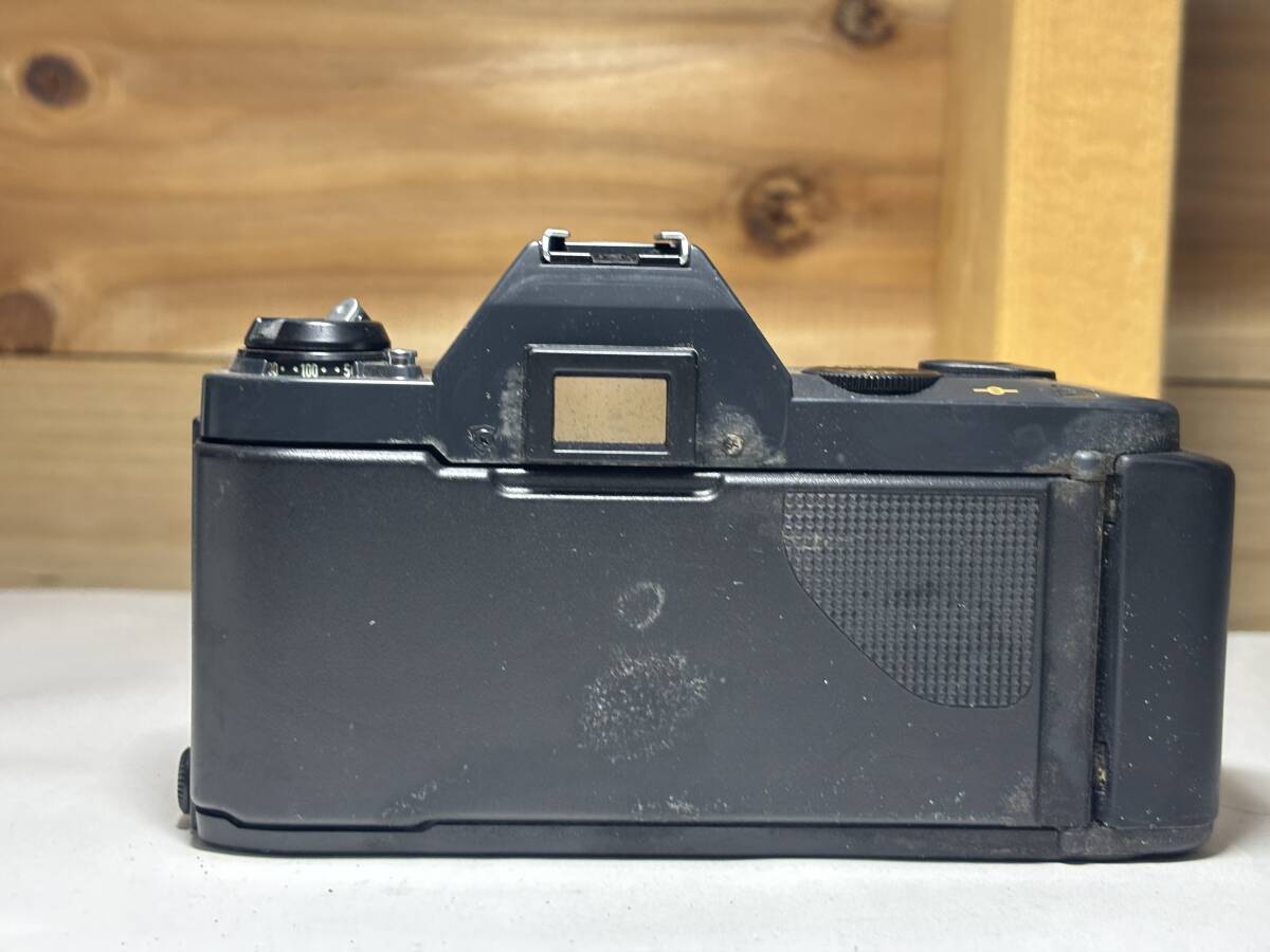 9737) Canon T50