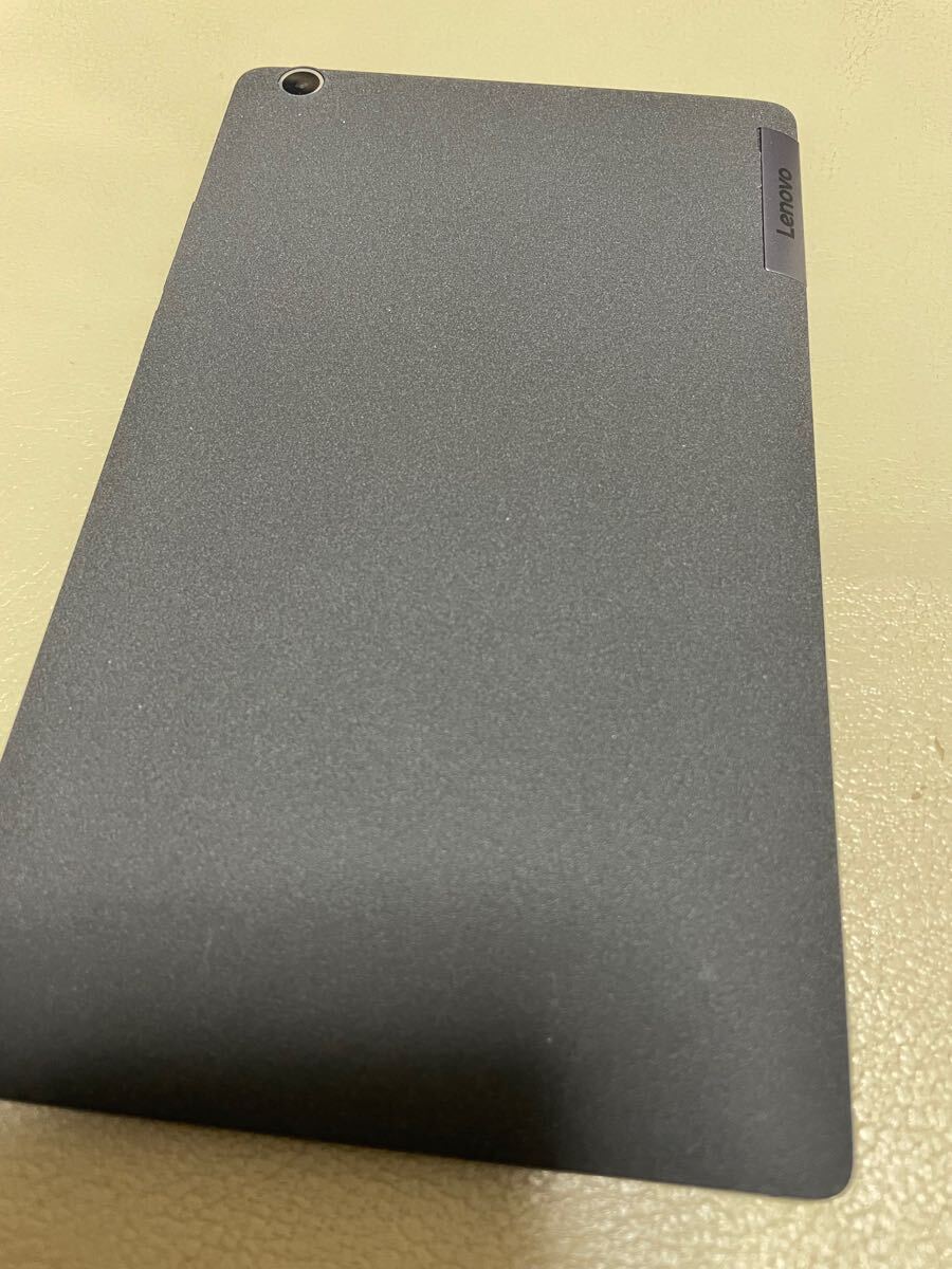 Lenovo SoftBank Lenovo TAB3 601LV ほぼ新品　H3107