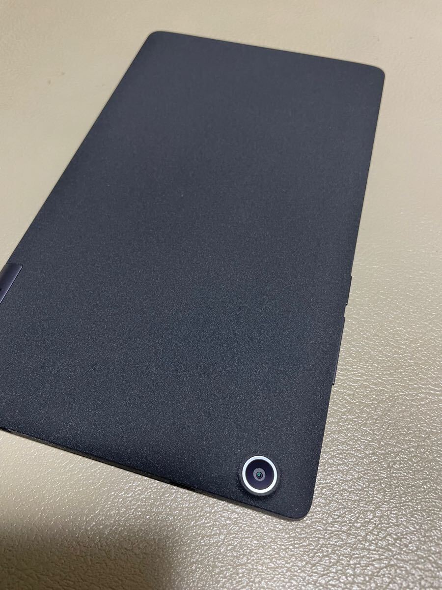 Lenovo SoftBank Lenovo TAB3 601LV ほぼ新品　H3107