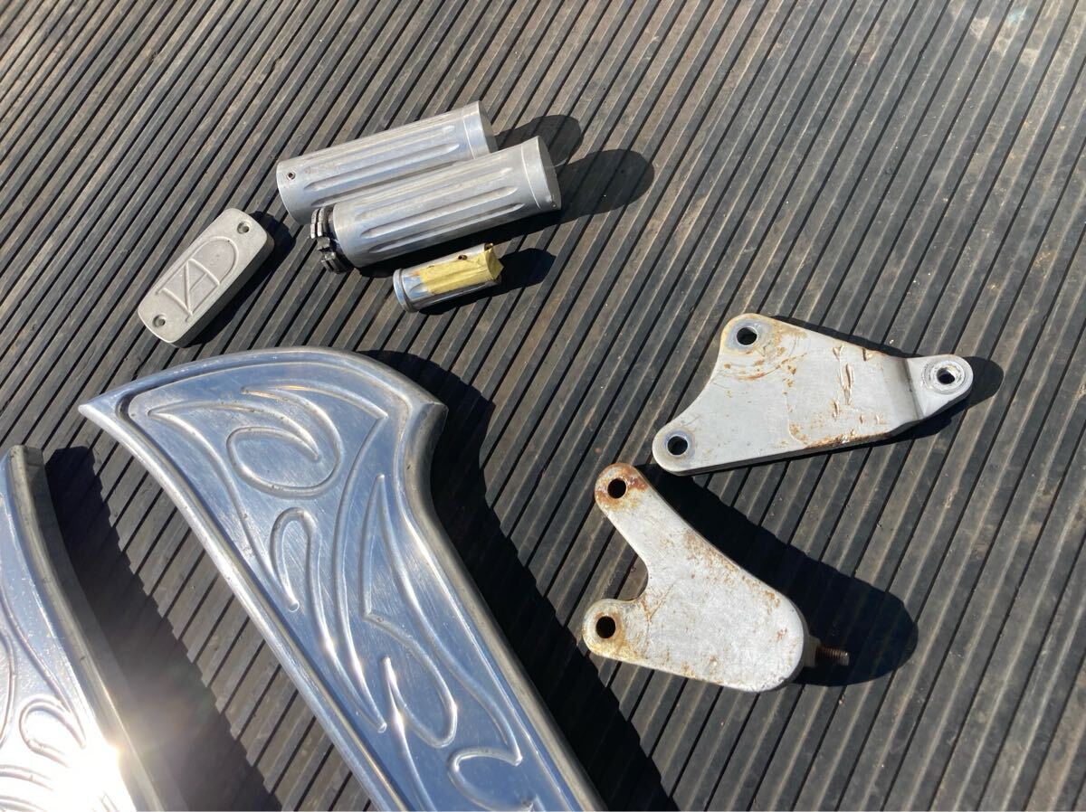 ホンダ マグナ250 AD製 横浜ライトニング ビレッドフロアボードセット 小物アルミパーツ 倒産の為 絶版品_画像5