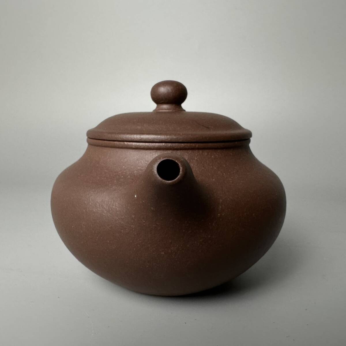 コレクター買取品　中国美術　紫砂　朱泥　煎茶道具　急須　在銘　箱付　茶壷　茶器　中国宜興　古玩　唐物　時代物　骨董品　古美術_画像5