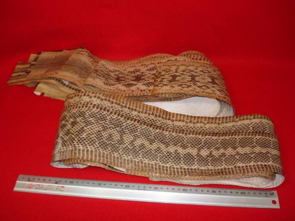★【逸品堂】★ 錦蛇 ヘビ革 へび革 蛇革 なめし革 皮 ニシキヘビ 手蕓 工蕓 大蛇 レザークラフト 材料 アンティーク 昭和レトロ 珍品 美品