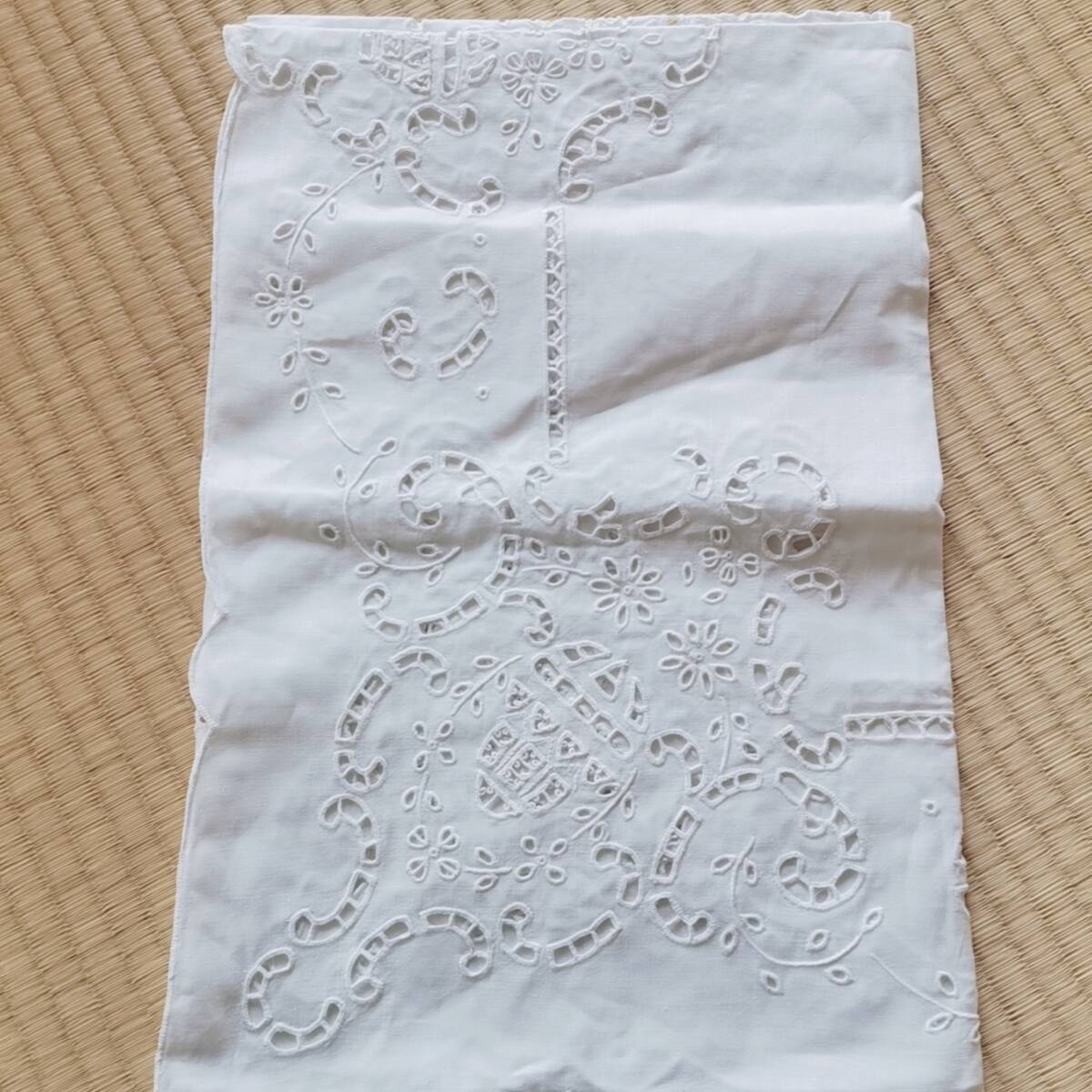 アンティークレース 上品 手刺繍 花柄 テーブルクロス 綿麻 マルチカバー白色