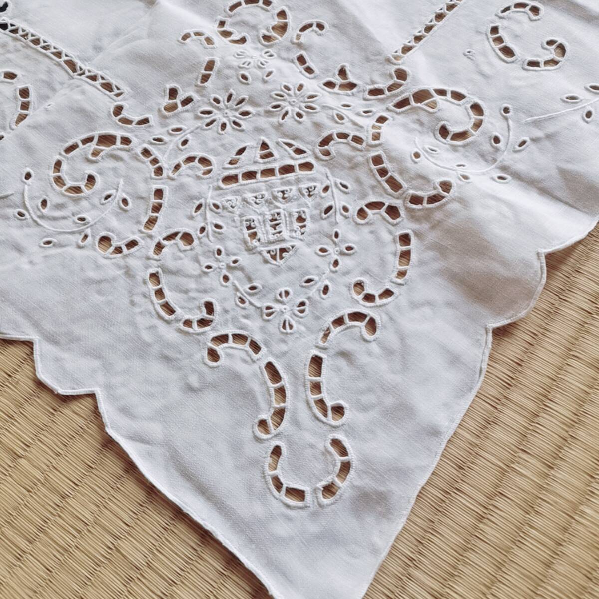 アンティークレース 上品 手刺繍 花柄 テーブルクロス 綿麻 マルチカバー白色