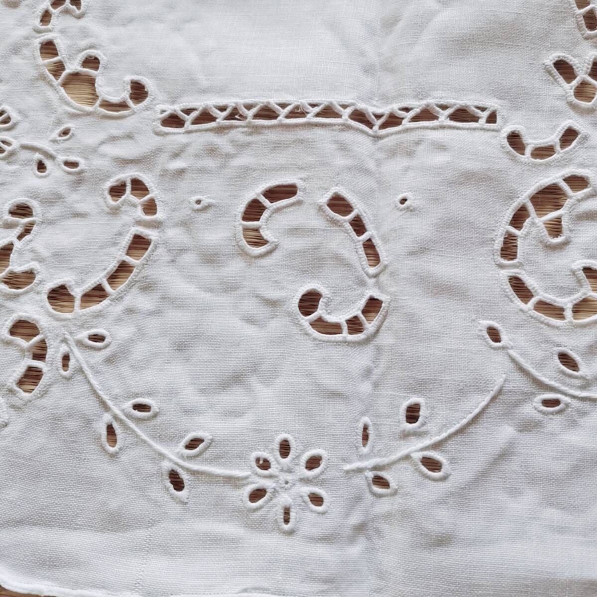 アンティークレース 上品 手刺繍 花柄 テーブルクロス 綿麻 マルチカバー白色