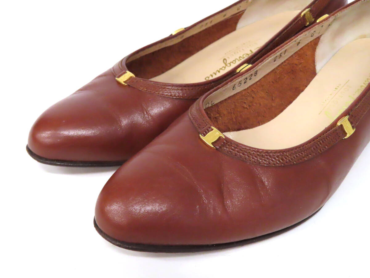 22261 Salvatore Ferragamo フェラガモ ヴァラ 金具縁取り レザー パンプス ローヒール シューズ 靴 6C 茶 ブラウン イタリア制 レディース