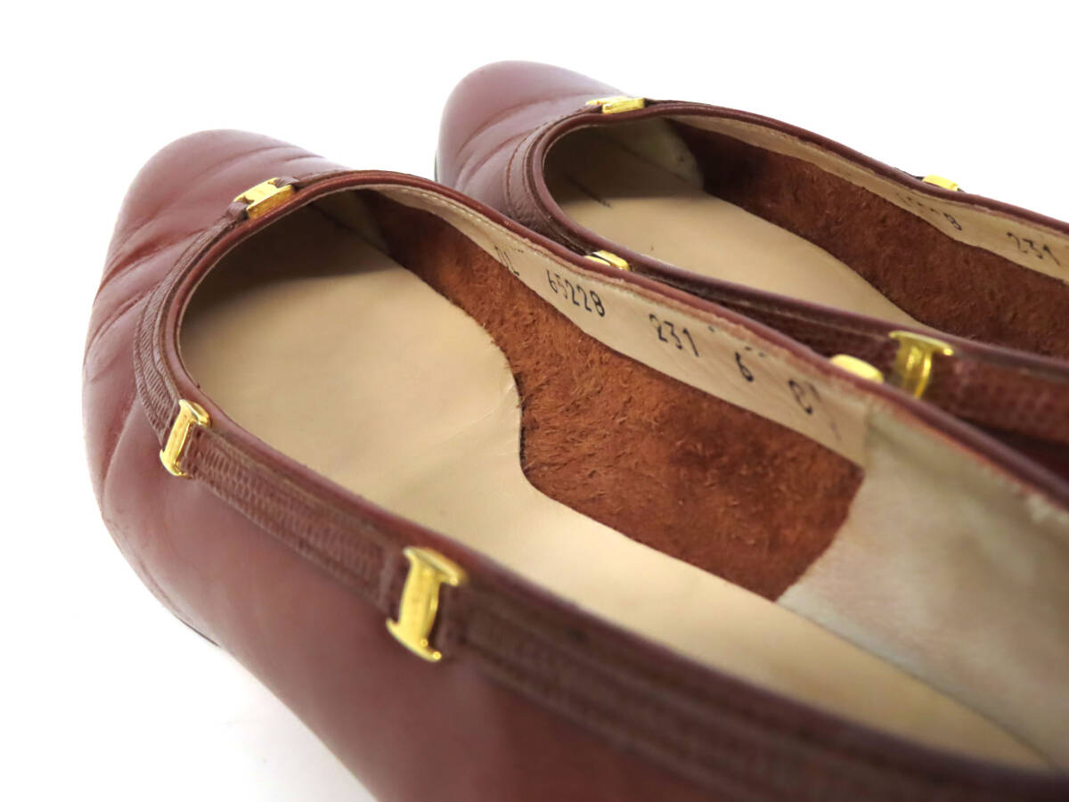 22261 Salvatore Ferragamo フェラガモ ヴァラ 金具縁取り レザー パンプス ローヒール シューズ 靴 6C 茶 ブラウン イタリア制 レディース