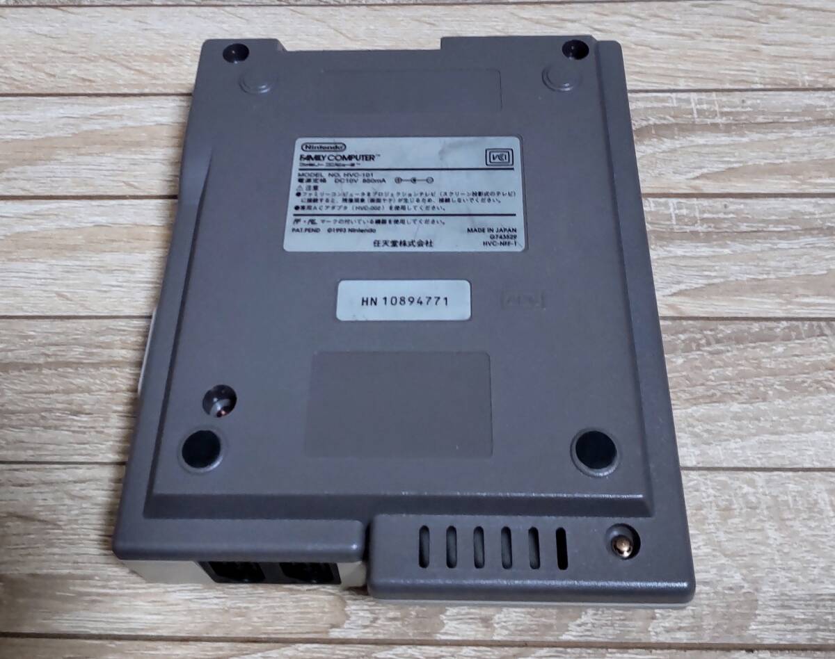 ニューファミコン 本体 一式 ゲーム10本 HVC-101 任天堂 AV ニューファミコン 本体 一式 ゲーム10本 HVC-101 任天堂 AV