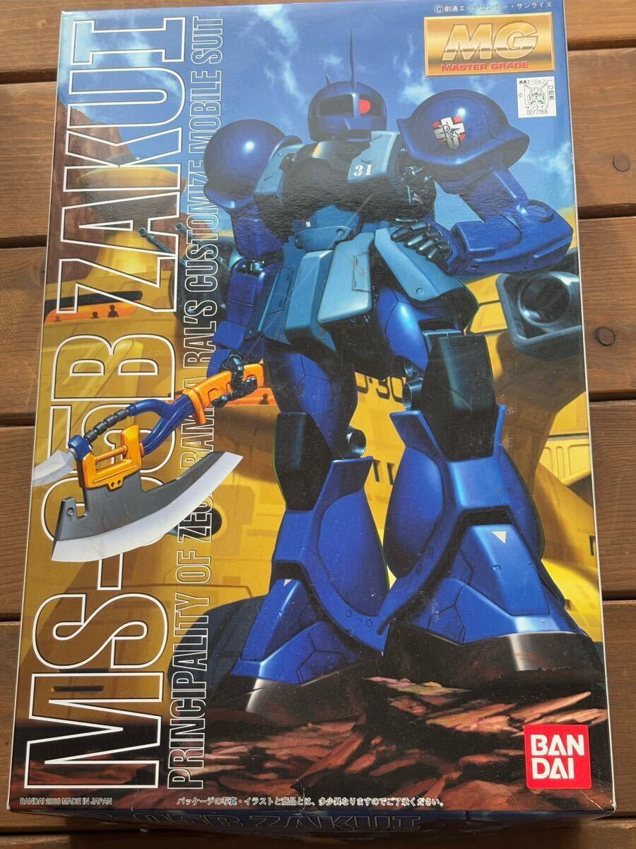 MG ガンプラ MS05 旧ザク ランバラル機 塗装済み完成品 ジオラマ MG ガンプラ MS05 旧ザク ランバラル機 塗装済み完成品 ジオラマ
