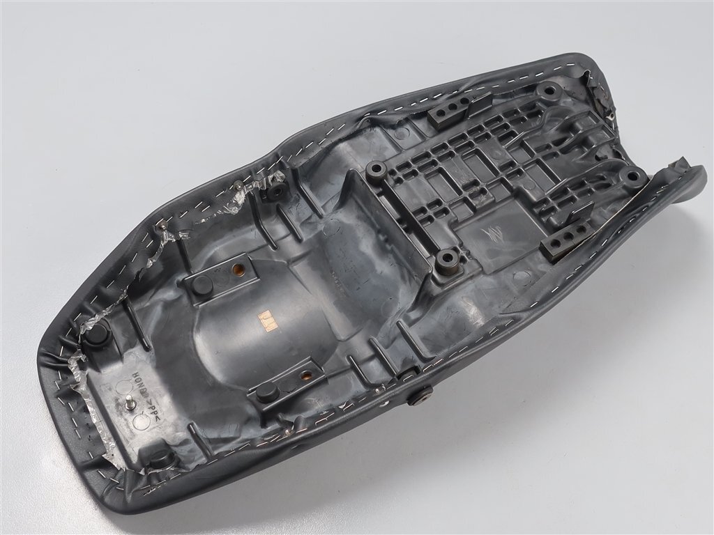 FTR223 純正シート Yahoo!オークション - FTR223/MC34 純正ベース あんこ抜き
